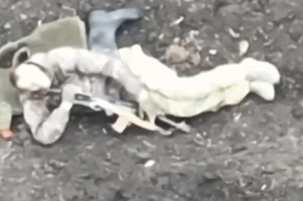 皇冠信用网会员_数十名俄军吞枪自杀皇冠信用网会员，多名女兵被炸死！用枪爆头会有痛苦吗？