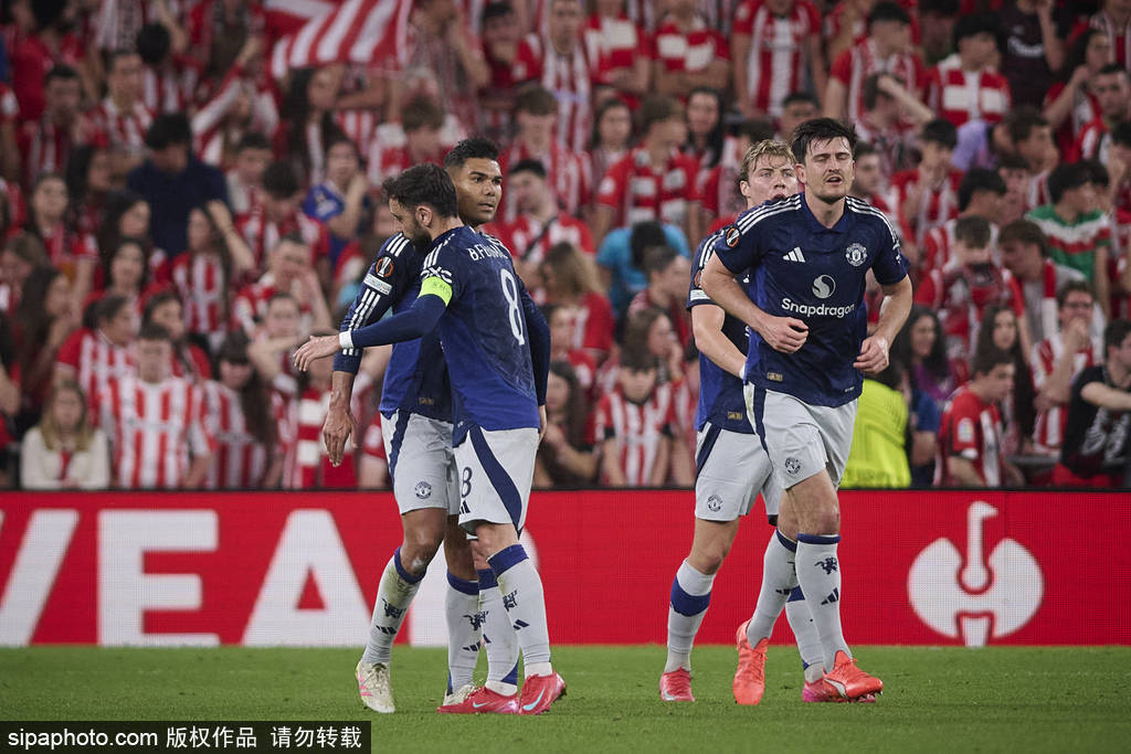 介绍个信用网网址_欧联-B费双响卡塞米罗破门 曼联3-0十人毕巴占先机