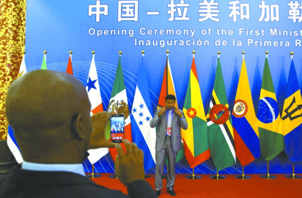 皇冠信用网可以占几成_中美握手言和后皇冠信用网可以占几成，3架专机抵达北京，中方主持大局，美方措手不及