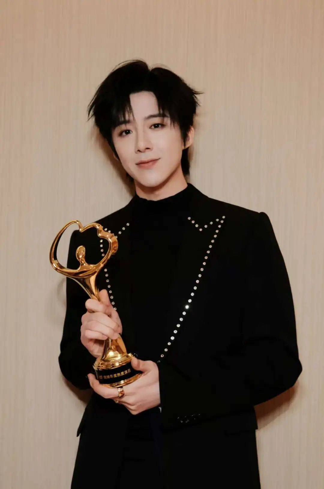 WNBA篮球
_冲上热搜!演员白宇自曝已做6次手术WNBA篮球
,皆因......