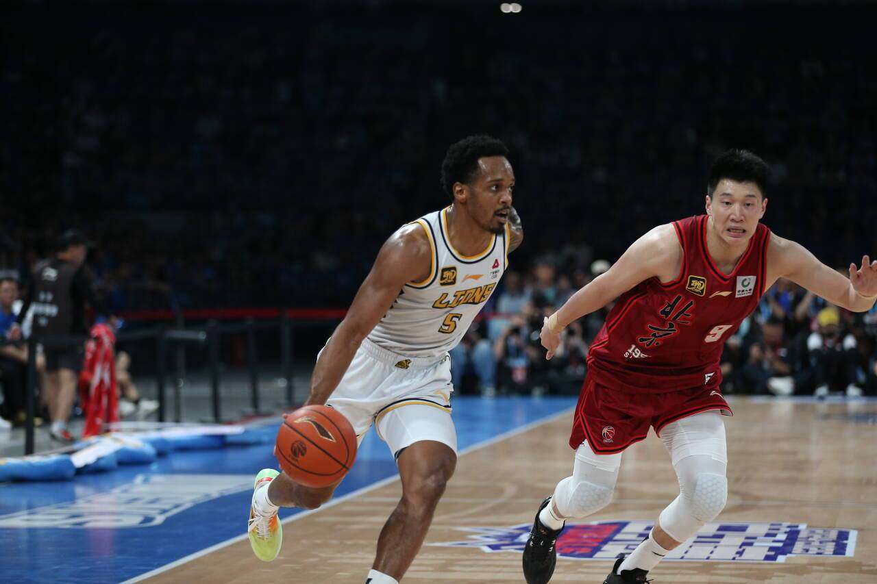 皇冠信用网会员如何申请_浙江广厦4-2北京夺队史CBA首冠皇冠信用网会员如何申请！周琦31+10布朗41分