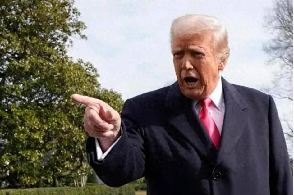 皇冠信用网注册账号_特朗普被晾4天皇冠信用网注册账号，中方未发请柬，美果断选择报复？要对中国起重机征税