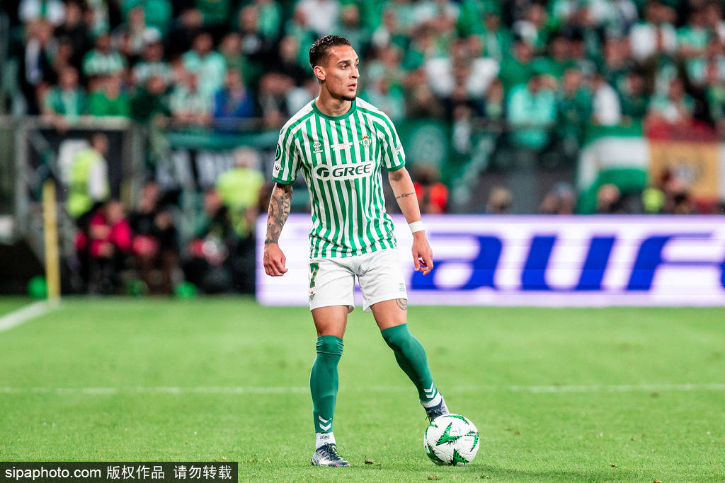 皇冠信用网会员申请网址_尬皇冠信用网会员申请网址!桑乔赛后久久拥抱安东尼 当场打电话:我不回曼联