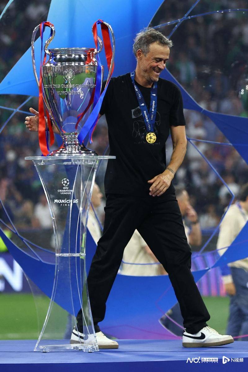 正网皇冠信用网_大巴黎首夺欧冠创多项历史正网皇冠信用网，姆巴佩发贺电、恩里克想去世女儿