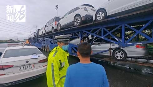 巴黎圣日耳曼v博塔福格RJ _上海高速惊现52米“贪吃车”巴黎圣日耳曼v博塔福格RJ ！民警惊了：你这不是火车啊！