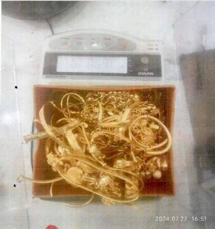 世俱杯免费直播
_小树林里接头世俱杯免费直播
,一天背走2000多万元黄金!上海两人被判刑