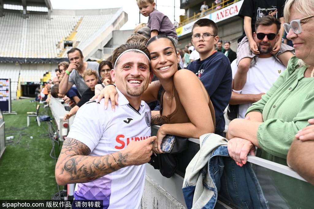 皇冠信用网出租代理_曼联与可口可乐达成三年合作：如何提升球迷体验皇冠信用网出租代理？