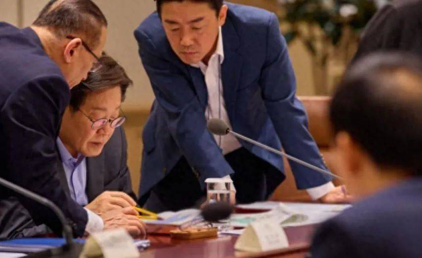 五大联赛冠军
_选中国还是选美国？拒绝中方九三阅兵邀请后五大联赛冠军
，李在明转头将连访两国，野心暴露无疑！