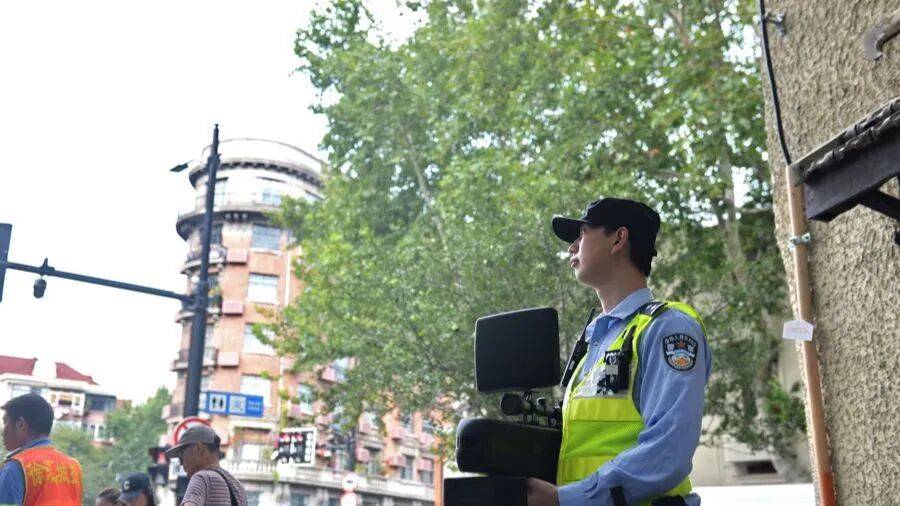 皇冠皇冠足球平台_突然群发皇冠皇冠足球平台！大批上海市民收到警方短信！全市爆火网红已被锁定...有爸爸因孩子违规被罚款