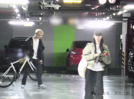 NBA篮球返水
_他俩没分手但被拍到吵架了NBA篮球返水
，吵得很凶......