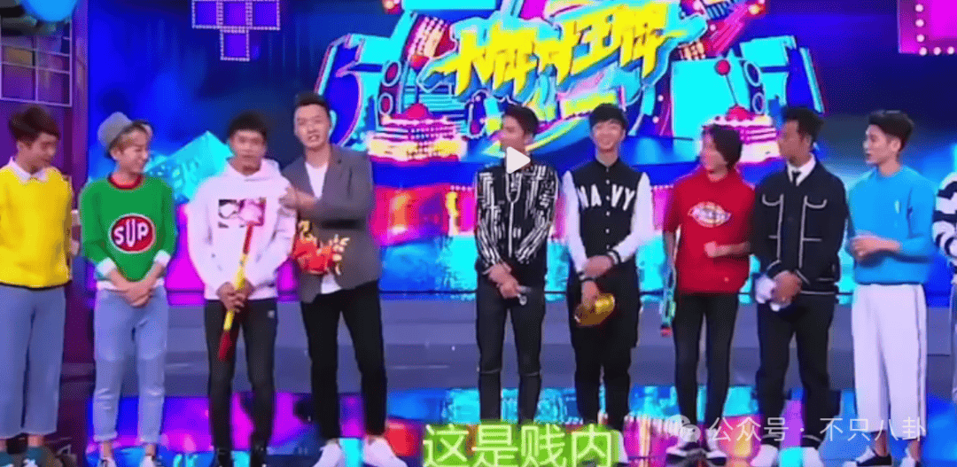 NBA篮球返水
_他俩没分手但被拍到吵架了NBA篮球返水
，吵得很凶......