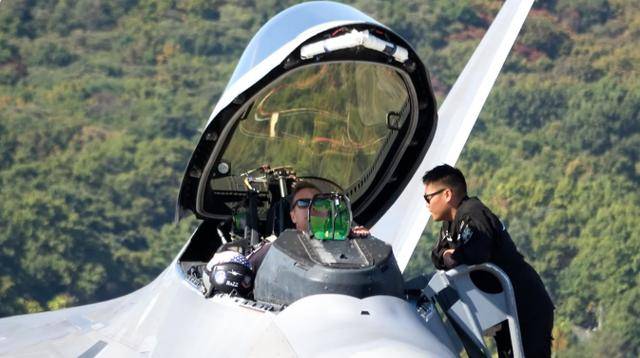 如何代理皇冠信用網
_歼16单枪匹马如何代理皇冠信用網
，击退两架F22？美媒承认：这2点比不过中国