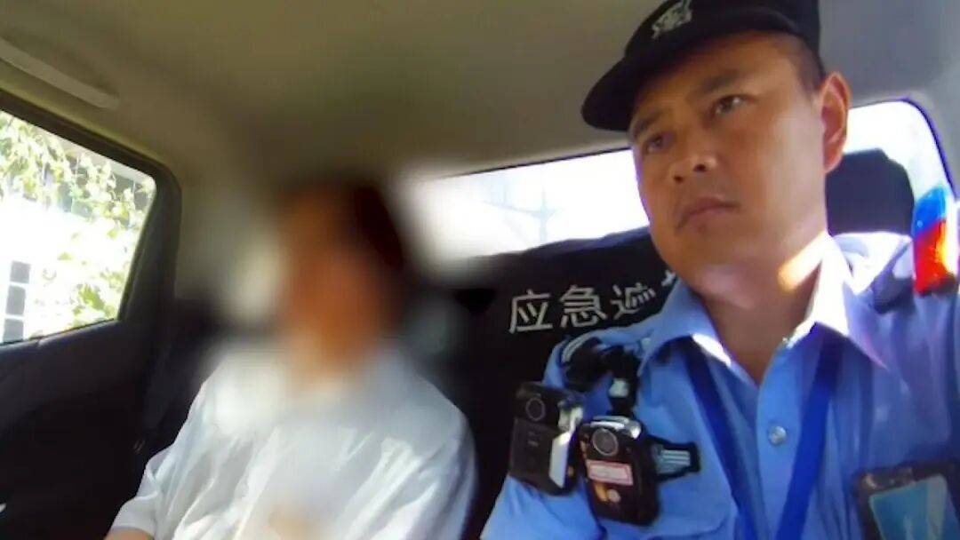 皇冠信用網登1,登2,登3出租
_上海一男子去银行转账70万元皇冠信用網登1,登2,登3出租
，被当场识破刑拘，这事千万干不得