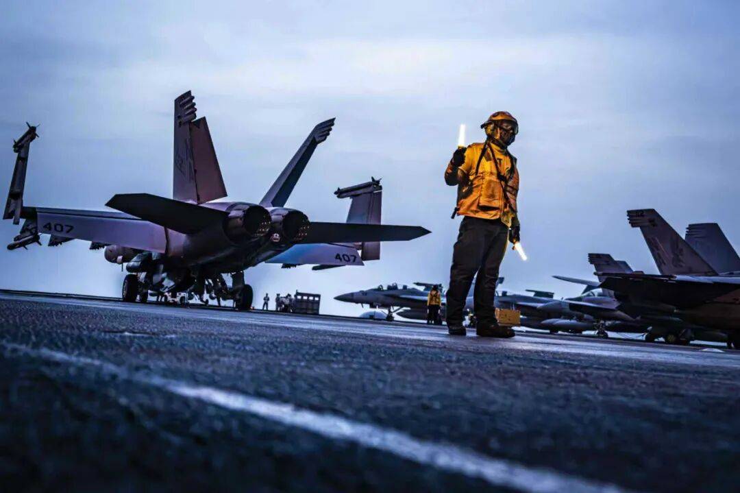 皇冠信用怎么弄
_美海军在南海连摔两架飞机皇冠信用怎么弄
,因电磁攻击?中国军号发文