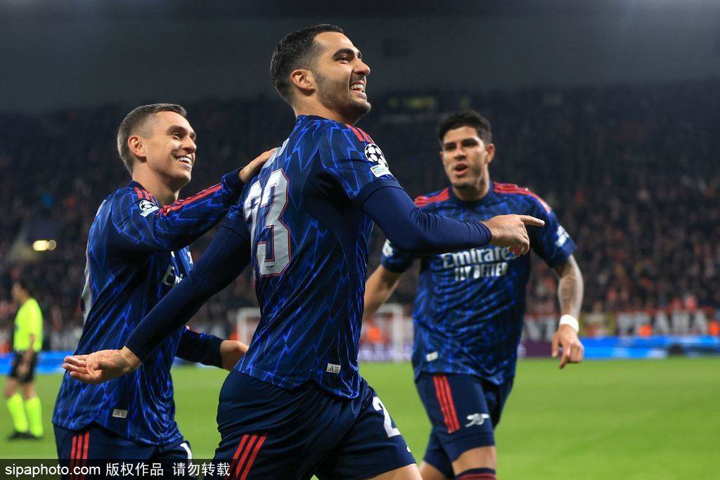 皇冠信用网怎么租
_观战台：热刺战曼联+曼城火拼利物浦 拜仁冲击17连胜