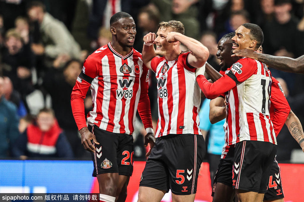 皇冠皇冠信用网平台
_10连胜终结皇冠皇冠信用网平台
！英超-萨卡破门 阿森纳2-2遭桑德兰补时绝平