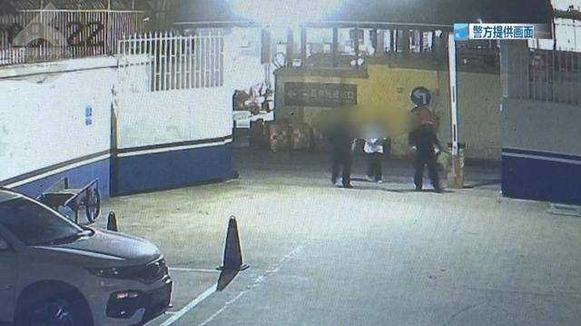 皇冠信用开户
_紧急!正要出站皇冠信用开户
,两名14岁少女在昆明火车站被民警拦截…