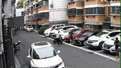 皇冠信用網出租
_因妻子没带包子回家皇冠信用網出租
，浙江一男子怒把30斤行李箱从6楼扔下，还称“砸到人了我就负责，没砸到就没事”，目前该男子已被刑拘