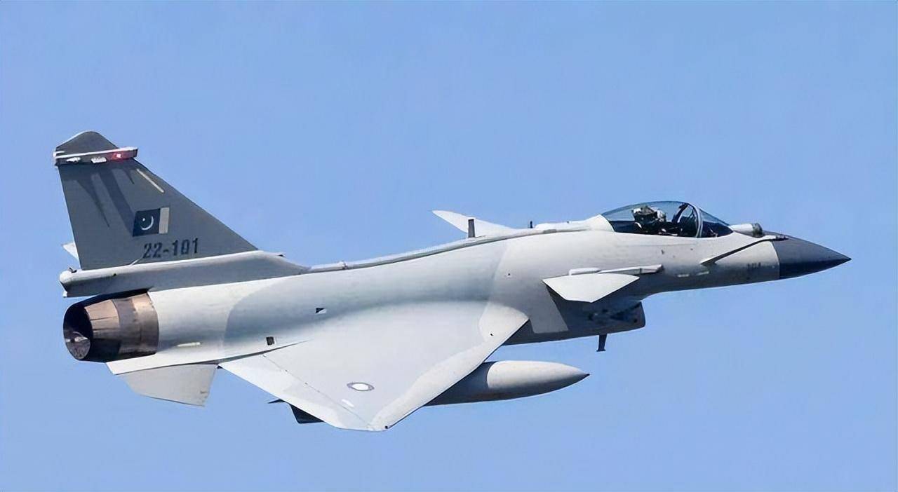 弗拉门戈足球_霹雳-15配上预警机弗拉门戈足球，歼-10出口朝鲜最佳时机，对美日韩最好的威慑