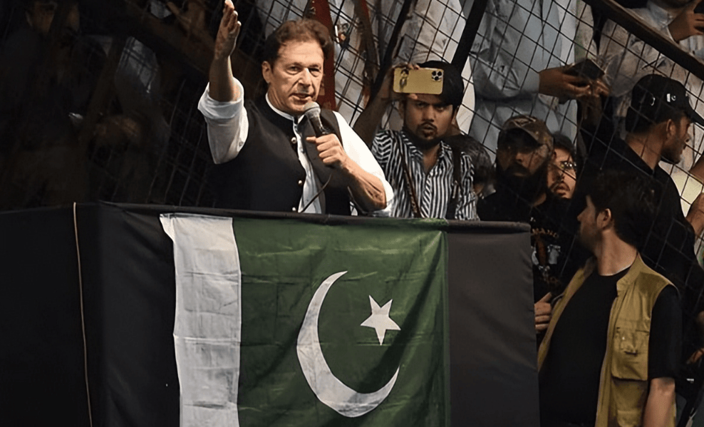 皇冠信用盘哪里申请_巴基斯坦政坛再起风波！三军总司令手握大权皇冠信用盘哪里申请，果断对内发动“铁腕清洗”