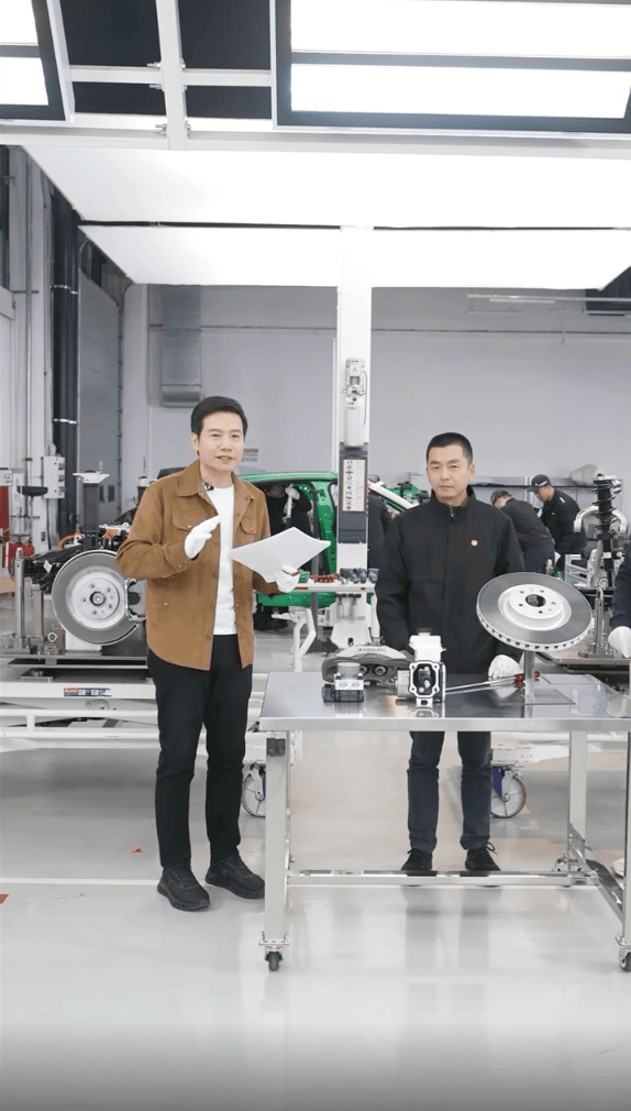 皇冠信用网平台出租_雷军直播皇冠信用网平台出租，现场拆小米YU7！