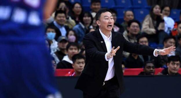 皇冠信用网开户_青岛队史客场首胜北京 刘维伟：头号得分手发烧在医院