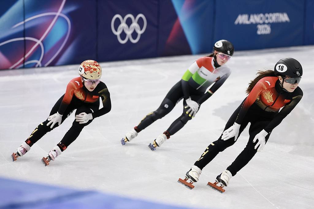 皇冠世界杯代理
_神剧情皇冠世界杯代理
!对手全部摔倒 杨婧茹晋级女子1500米A组决赛