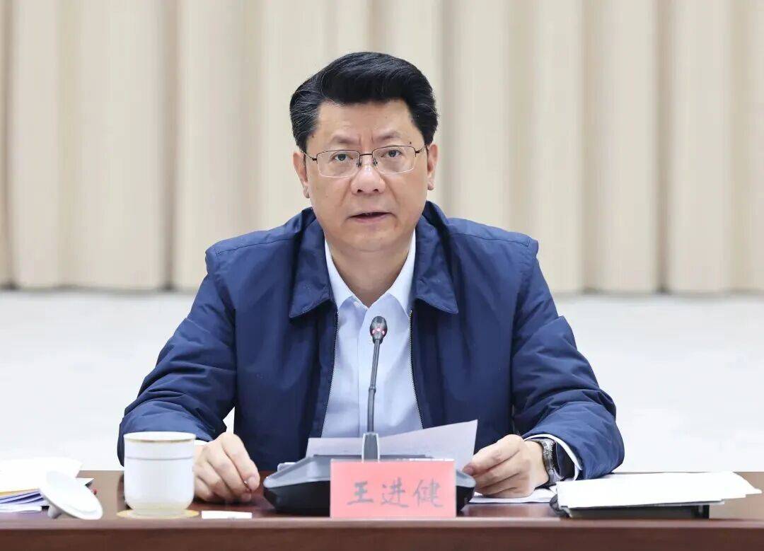 皇冠 tg@hga010
_云南省委秘书长调整